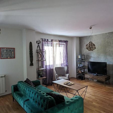 Modern Appartment In The City Center With Free Parking Üsküp Dış mekan fotoğraf
